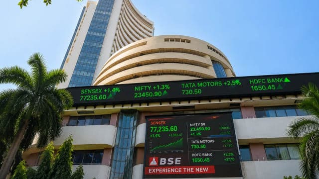 Stock Markets Tumble Over 2% After Trump Declares Iran Truce 'Over'